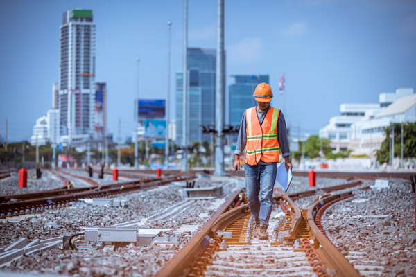 Guidando il Futuro Ferroviario con Tecnologia e Ingegneria